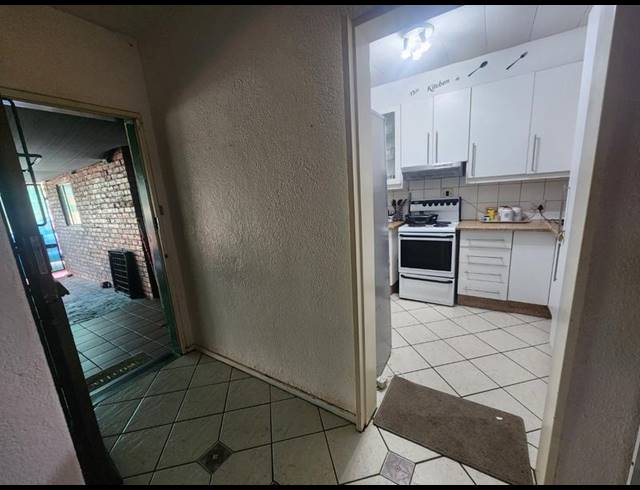 3 BEDROOM TOWNHOUSE FOR SALE IN SINOVILLE